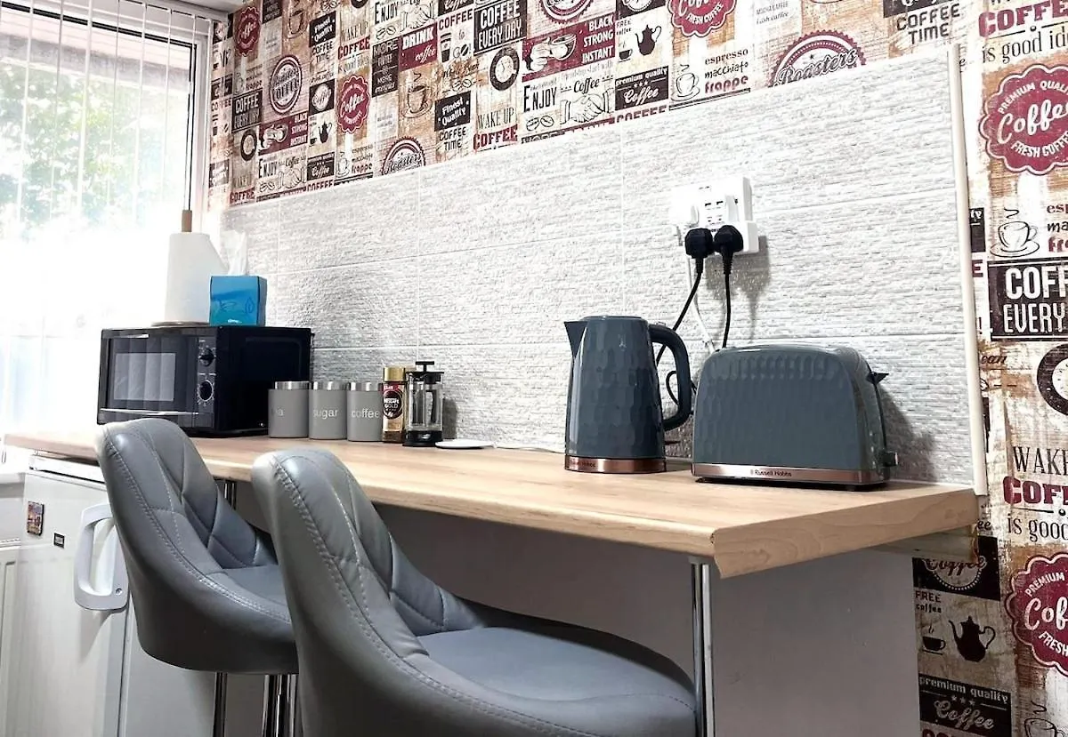 Cosy Flat 6 People, Short Drive - Nec-Airport-Birmingham-Solihull 0*, Birmingham United Kingdom