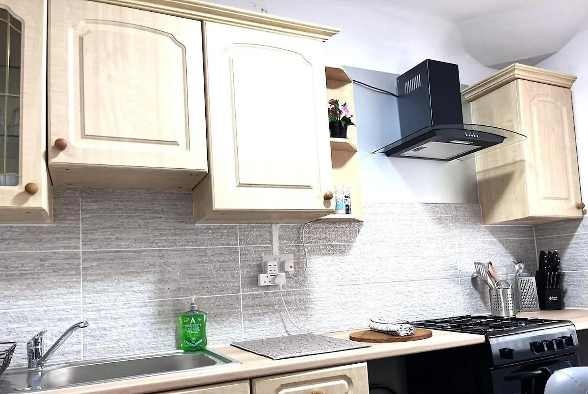 Apartment Cosy Flat 6 People, Short Drive - Nec-Airport-Birmingham-Solihull