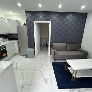 Peaceful - Near Nec, Bhx Airport. Apartment